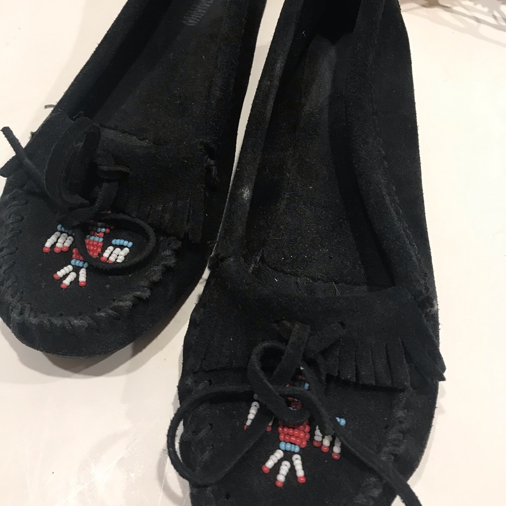 MINNETONKA  leather suede bead slip on moccasin